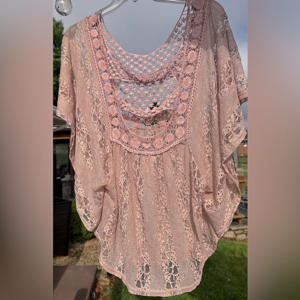 💗Boho PINK Wide open sleeves shoulder to waist Lace Top. Lightweight Embellish - Picture 4 of 7